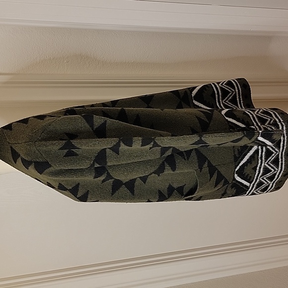 Frye Women's Green Cardigan Sweater With Native Design - Picture 2 of 7